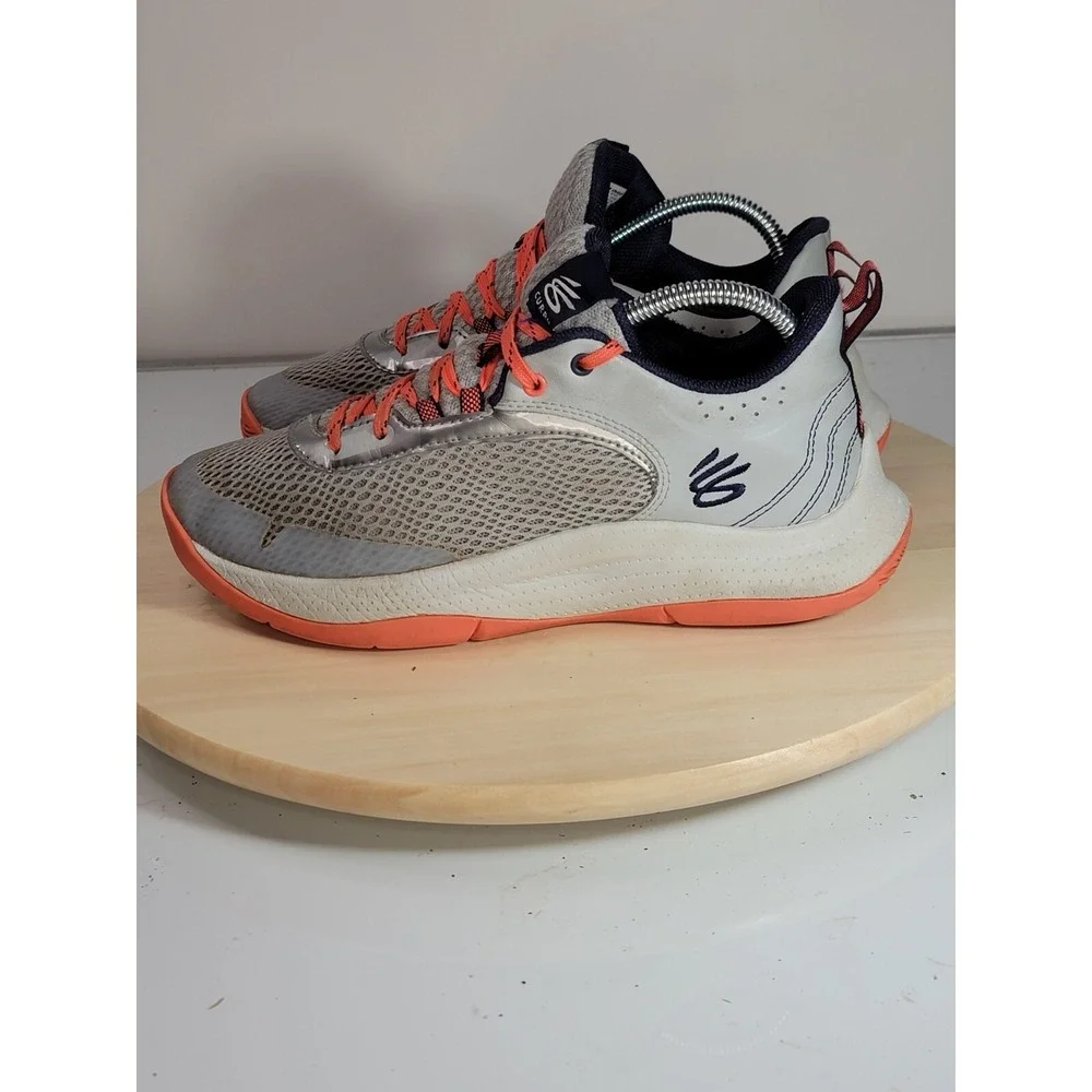 Under Armour Steph Curry 3Z6 Low Mod Grey Youth Shoes Size 7Y 3025091-101
